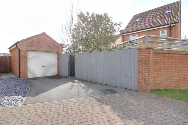 Garage & Driveway
