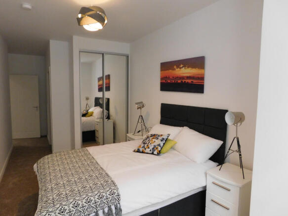 2 bed Apartment to rent Image 9