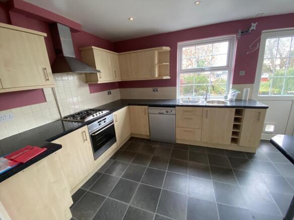 KITCHEN/BREAKFAST ROOM