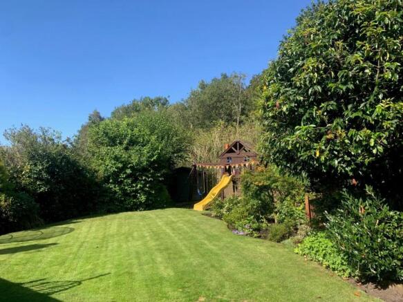 LANDSCAPED GARDEN