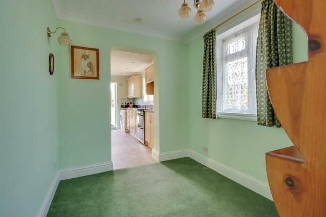 41 ELIZABETH DRIVE INSIDE-8.jpg
