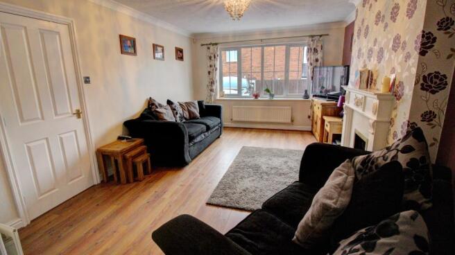 Lounge (alt angle)