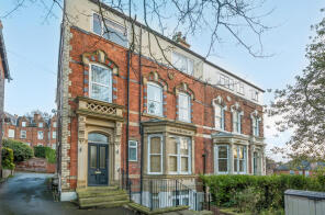 Flat 4, 21, Bainbrigge Road, Headingley, Leeds LS6 3AD