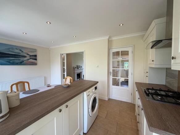2 bed Semi-Detached Bungalow for sale Image 4