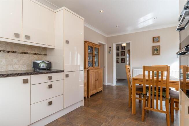 Kitchen/Dining