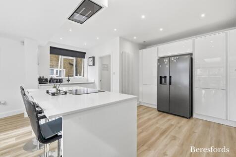 Edwards Close, Hutton, CM13