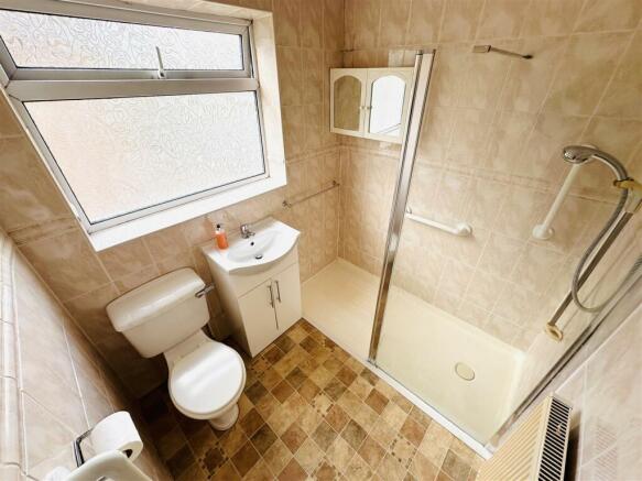 Family Shower Room
