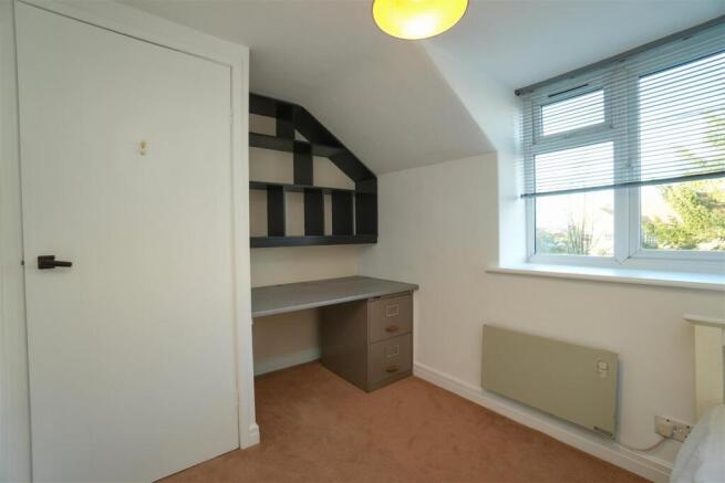 3 bed Terraced to rent Image 10