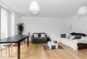 10, Arbor House, Narrowboat Avenue, Brentford TW8 8FD