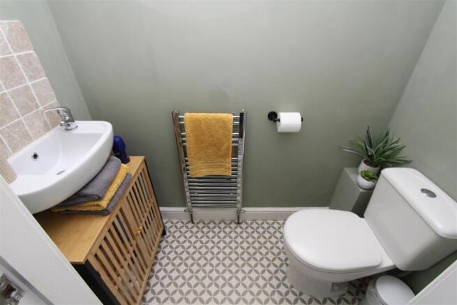4 bed Semi-Detached for sale Image 10