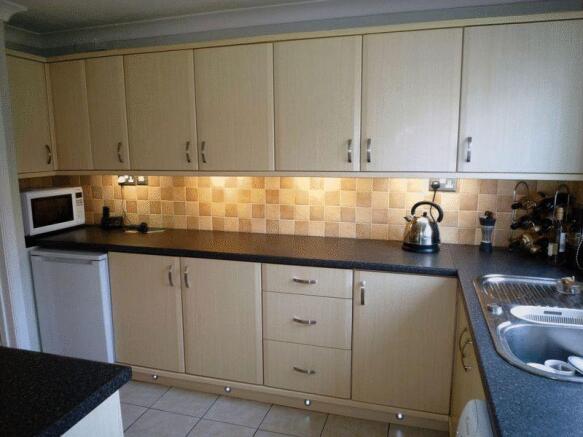 Kitchen (2)