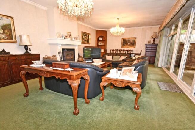  Sitting/Dining Room