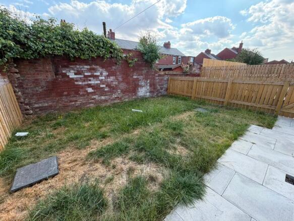 3 bed Semi-Detached to rent Image 12