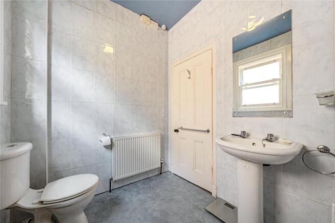 5 bed Detached for sale Image 9