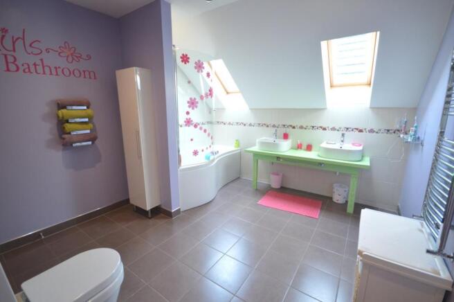 jack n jill bathroom