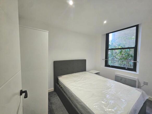 1 bed Apartment to rent Image 4