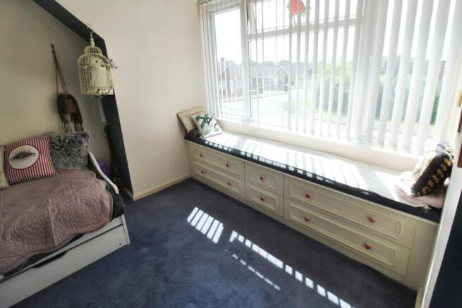 Window bench in bedroom 2