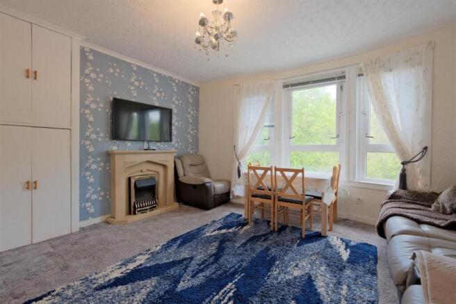Living Room / Dining