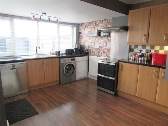 EXTENDED KITCHEN / DINING ROOM