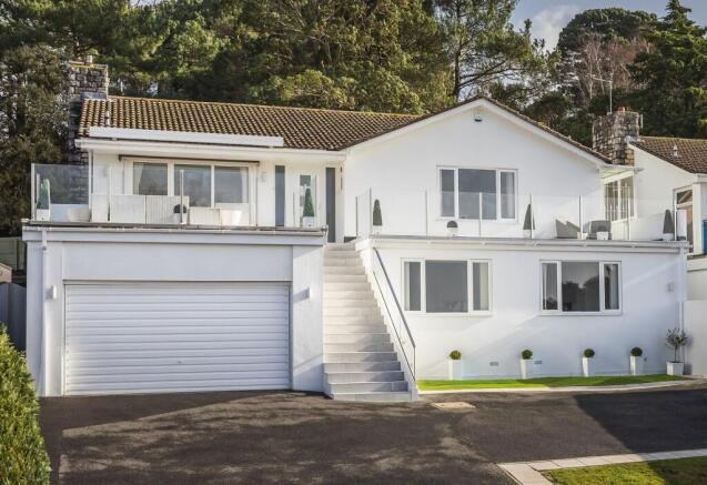 Detached with Garage & Driveway