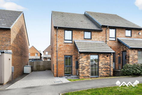 Moorland Drive, Feniscowles, Blackburn, BB2 5DD