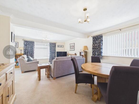 Sitting/Dining Room