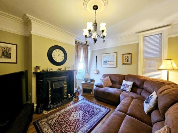 4 bed Semi-Detached for sale Image 7