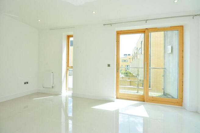 Francis Street, Cardiff Pointe, Cardiff Bay photo 4