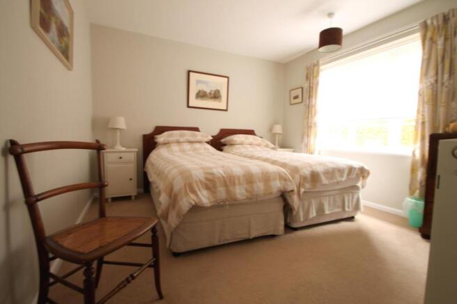 Twin Bedroom 