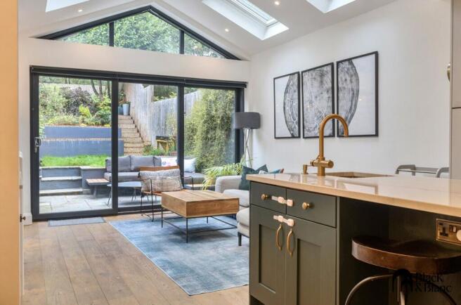 Kitchen/ Dining
