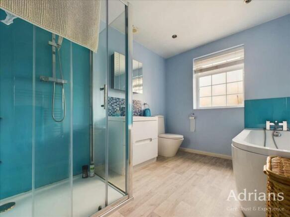 BATH / SHOWER ROOM