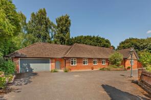 2 Treetops, Latimer Way, Beaconsfield HP9 2UD