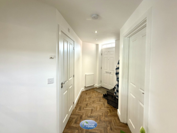 4 bed Detached for sale Image 6