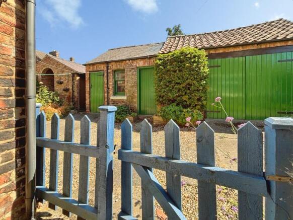 2 bed Cottage for sale Image 3