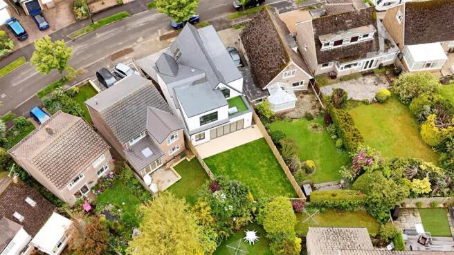 4 bed Detached for sale Image 6