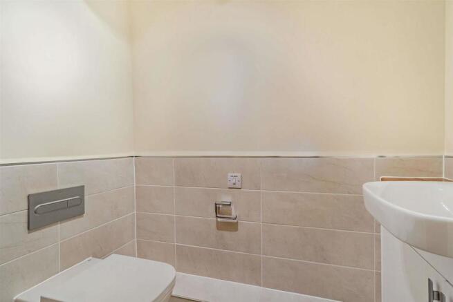 2 bed Apartment for sale Image 11