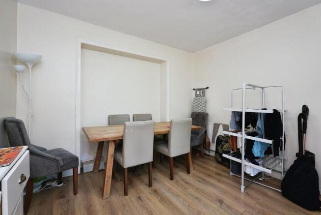 3 bed Semi-Detached for sale Image 6