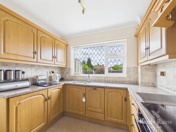 3 bed Semi-Detached for sale Image 10