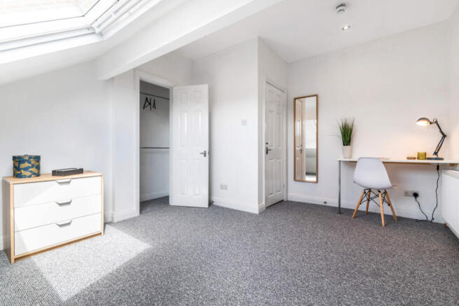 6 bed House to rent Image 5