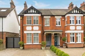 13, Station Road, Esher KT10 8DY