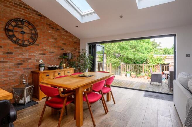 3 bed Semi-Detached for sale Image 7