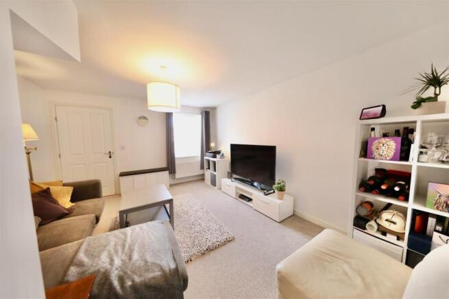 3 bed Terraced for sale Image 8