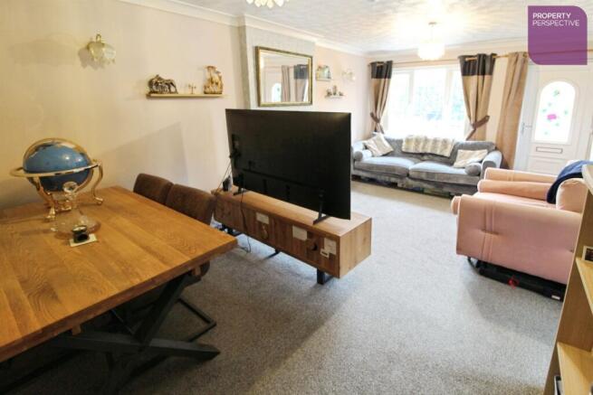 Lounge Dining