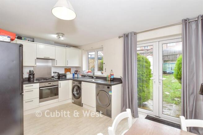 Kitchen/ Dining Area