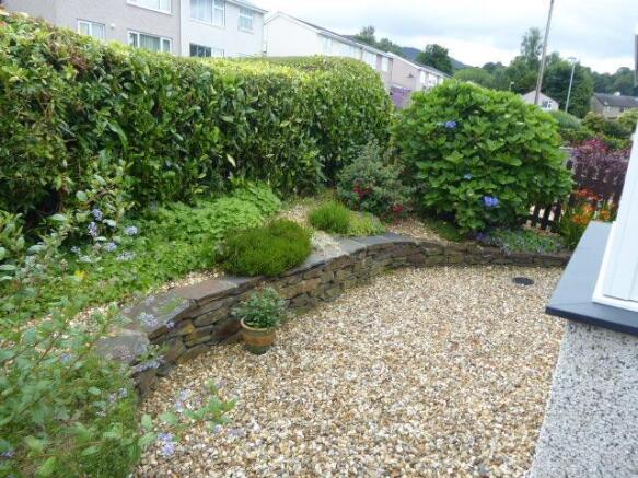 Front fore-garden