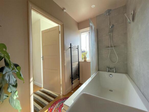 Bathroom (1).jpeg