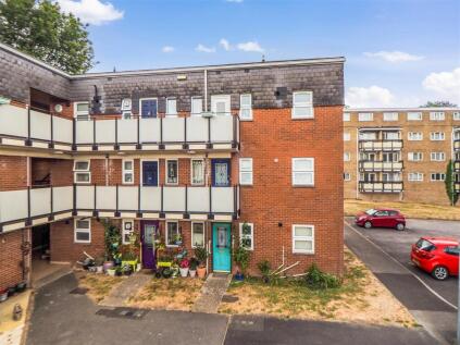 Beales Close, Andover, SP10 1HT