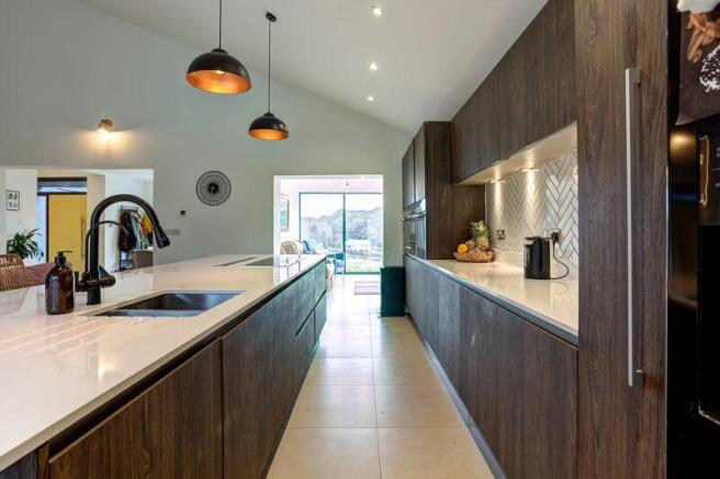 OPEN PLAN LIVING KITCHEN F