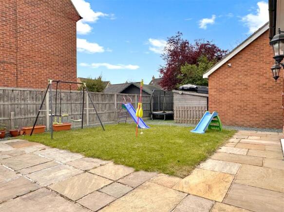 Lovely rear Garden 718