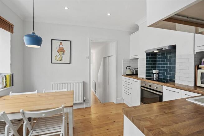kitchen1b.jpg